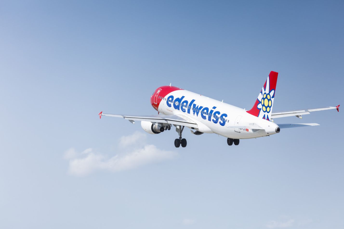 1920 edelweissa320takeoff 01