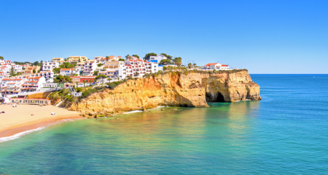 shutterstock 98296577 carvoeiro